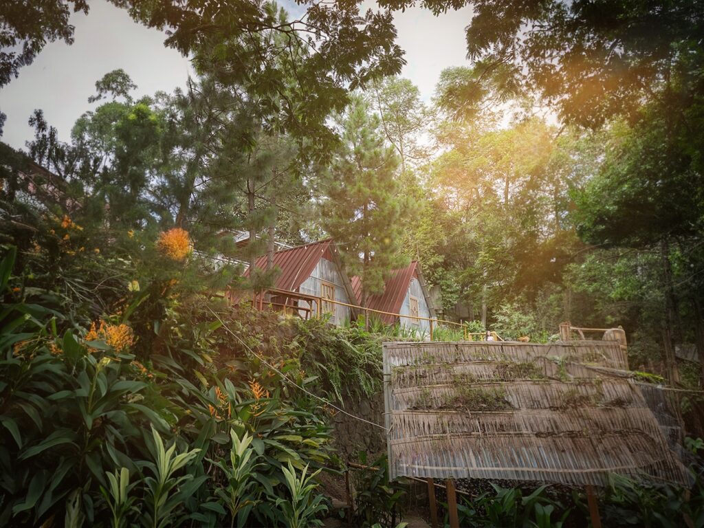 image_header1713414487kaliwatu-sentul-karangtengah-makan-di-sungai-4